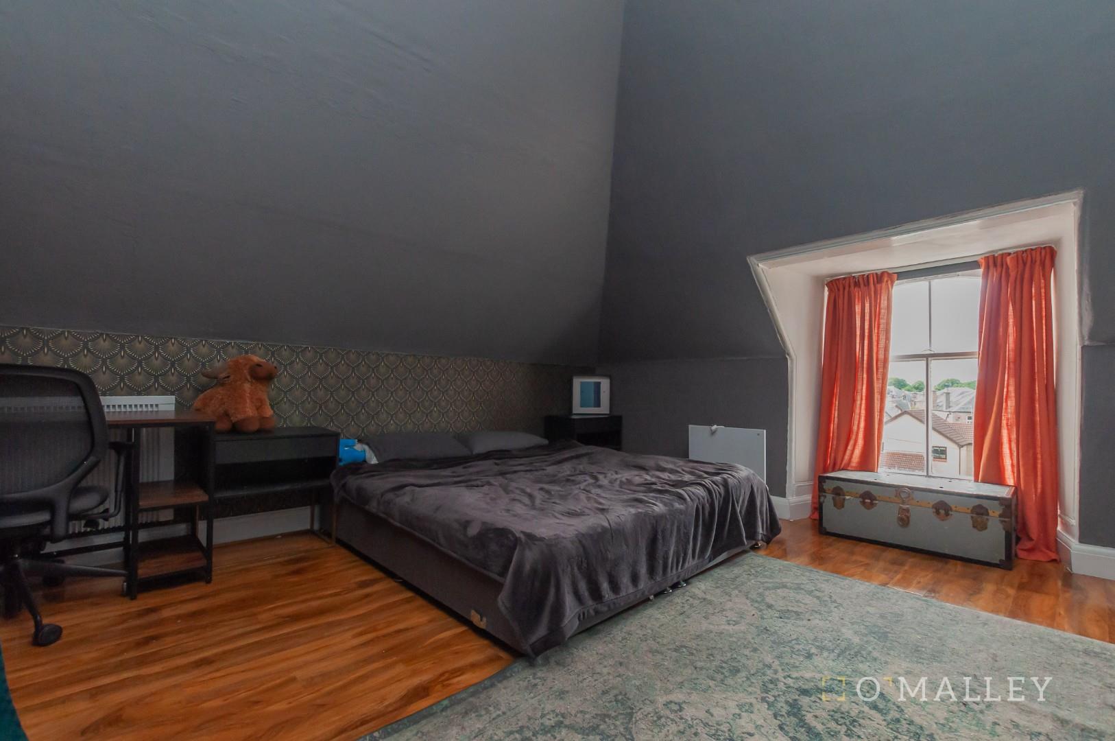 11. Bedroom 1 1.jpg